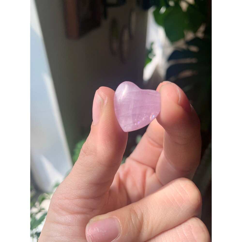 Kunzite Heart, One Mini Kunzite Carving, Polished Pocket Stone Flatback Cabochon - Picture 5 of 6